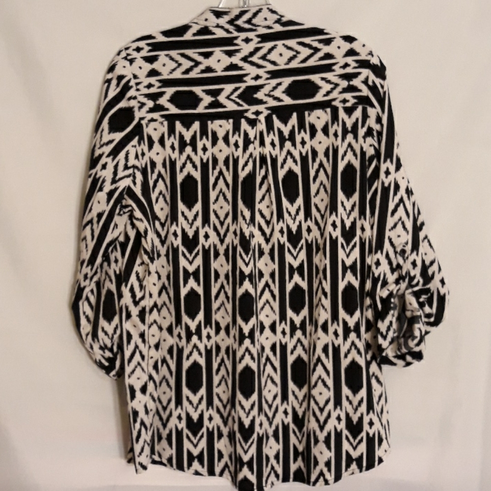 Time To Bloom button down blouse - Picture 4 of 5